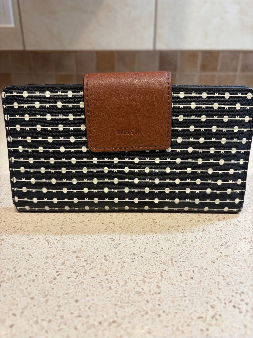 Fossil Vintage Black & White Saffiano Leather Wallet EUC